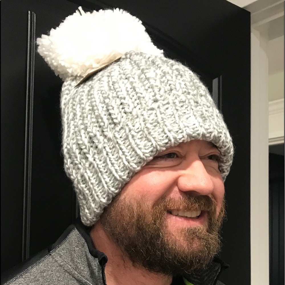 🔥1 leftCC Pom style beanie - Picture 2 of 8